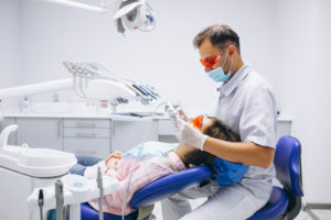 https://www.emtdent.com/wp-content/uploads/2020/12/woman-patient-dentist-scaled-300x200.jpg
